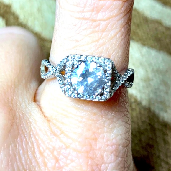 💍925 Stamped Sparkly Bling Ring Size 8 - Picture 2 of 5